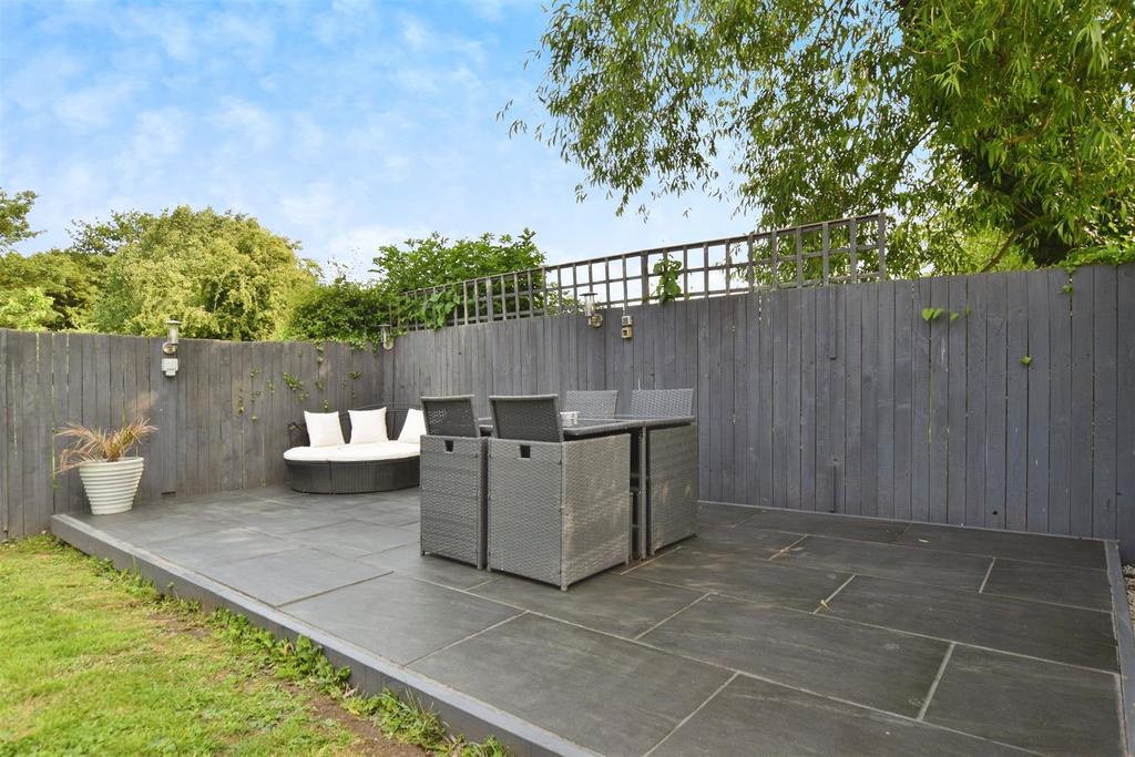 E8ab905c-patio.JPG