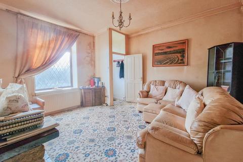 2 bedroom end of terrace house for sale, Holcombe Road, Bury BL8