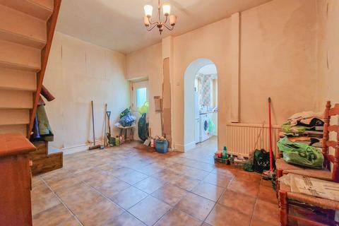 2 bedroom end of terrace house for sale, Holcombe Road, Bury BL8