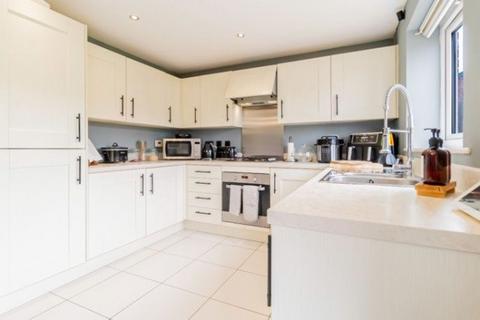 3 bedroom house to rent, Bluebell Crescent, Birmingham B42
