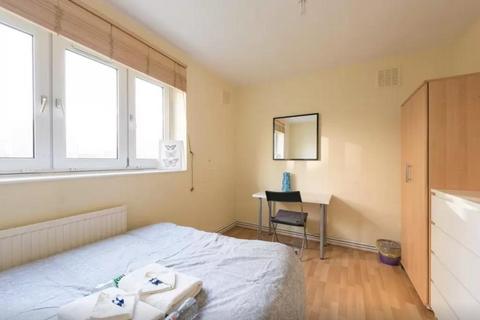 4 bedroom flat to rent, Walford House, London E1