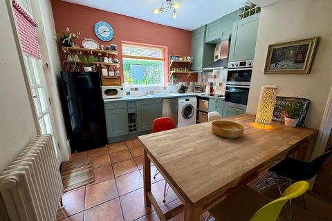 30 Greenwell Row, Clayton, Bradford, BD14 6RB
