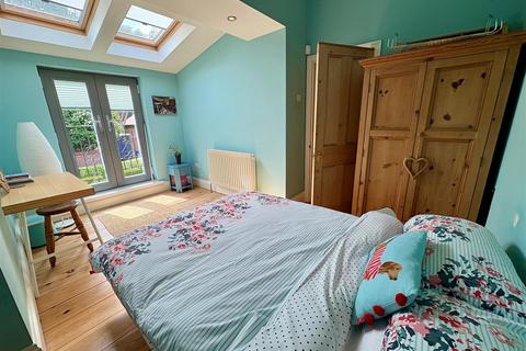 30 Greenwell Row, Clayton, Bradford, BD14 6RB