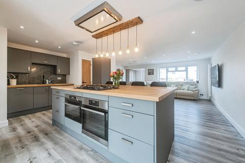 23 Kestrel Road, Basingstoke, RG22 5PE