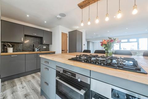 23 Kestrel Road, Basingstoke, RG22 5PE