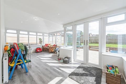 23 Kestrel Road, Basingstoke, RG22 5PE
