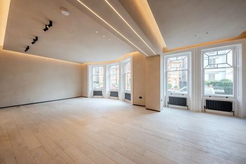 4 bedroom flat for sale, Wynnstay Gardens, London W8