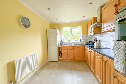 4 bedroom detached house for sale, Pulford Drive, Thurnby, Leicester, LE7