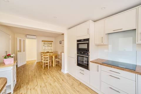 15 North Road, Wells, BA5 2TL