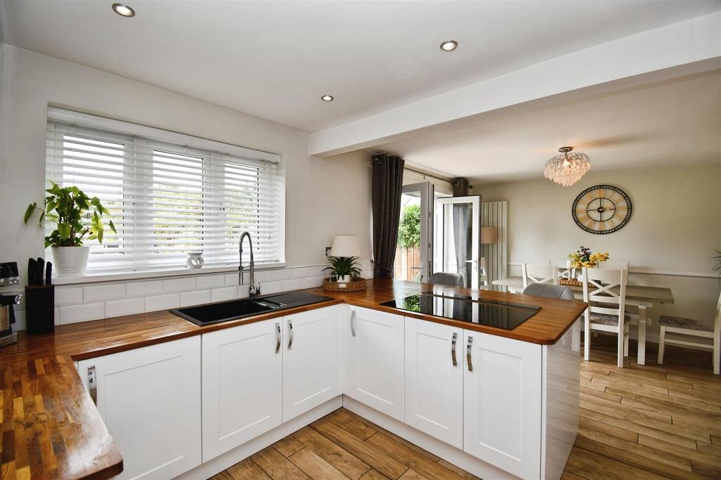 Dining kitchen