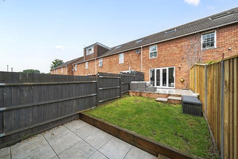 22 Howerts Close, Warsash, Southampton, SO31 9JR