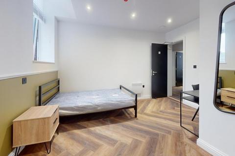 6 bedroom flat to rent, Thurloe House, Manchester M14