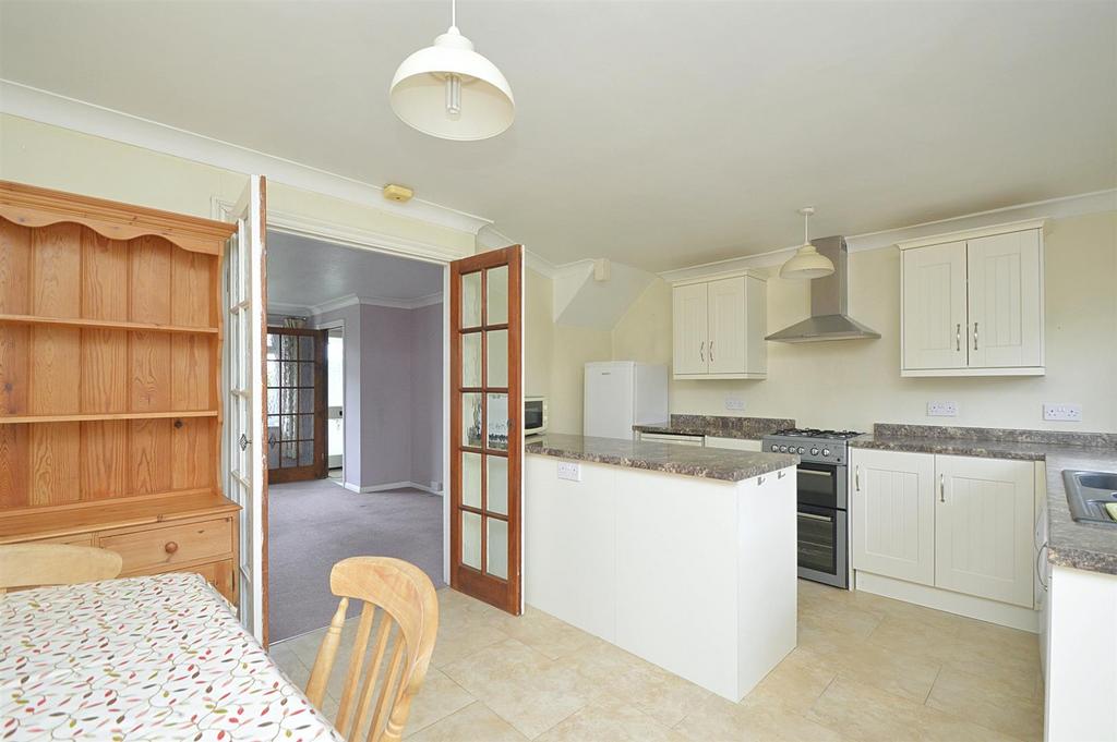 Resized Kitchen1.jpg