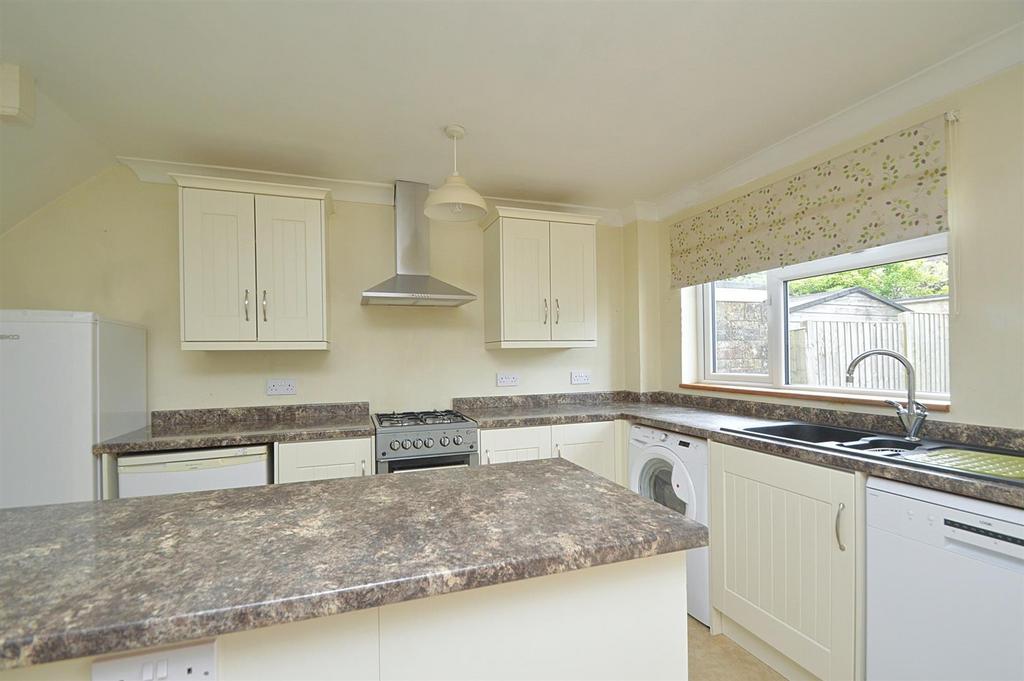 Resized Kitchen3.jpg