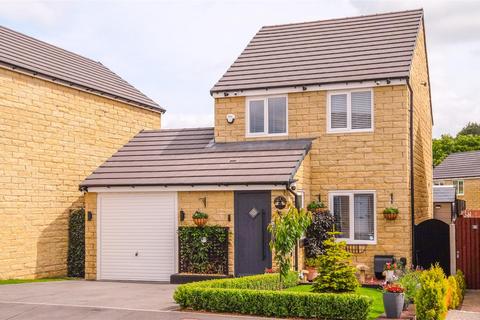 3 bedroom detached house for sale, Meadow Brook, Halifax