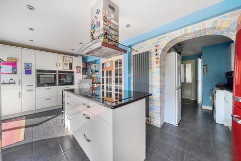 32 Tryon Close, Swindon, SN3 6HG