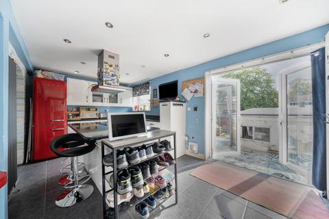 32 Tryon Close, Swindon, SN3 6HG