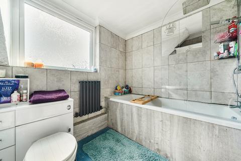 32 Tryon Close, Swindon, SN3 6HG