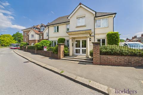 1 bedroom apartment for sale, Matthews Lodge, Station Road, Addlestone, Surrey, KT15
