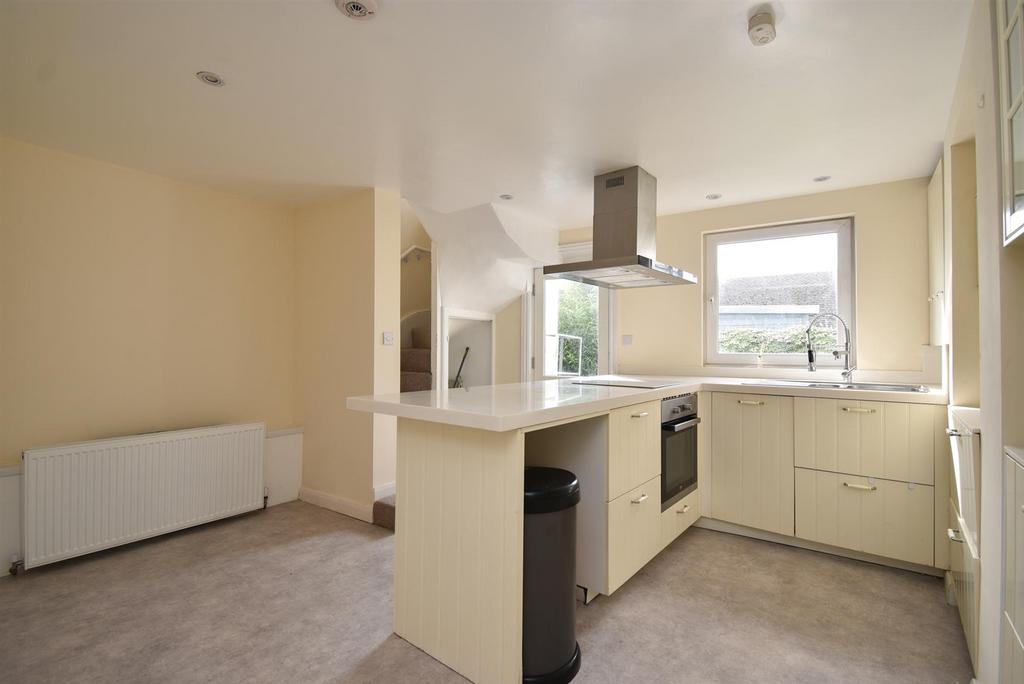 Eat-in kitchen