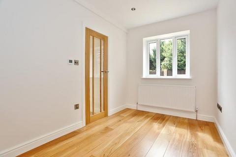 4 bedroom end of terrace house to rent, Beech Tree Glade, London E4