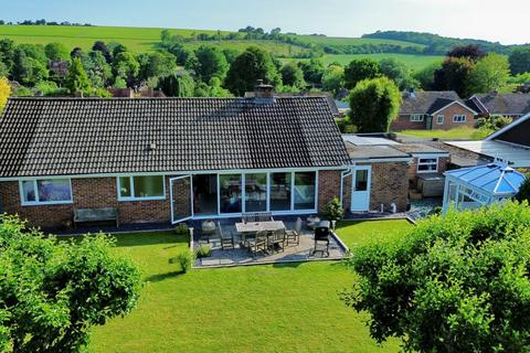 11 Downs Close, Eastbury, Hungerford, RG17 7JW