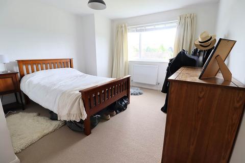 11 Downs Close, Eastbury, Hungerford, RG17 7JW