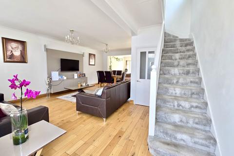 undefined, Berkeley Waye,  Hounslow, TW5