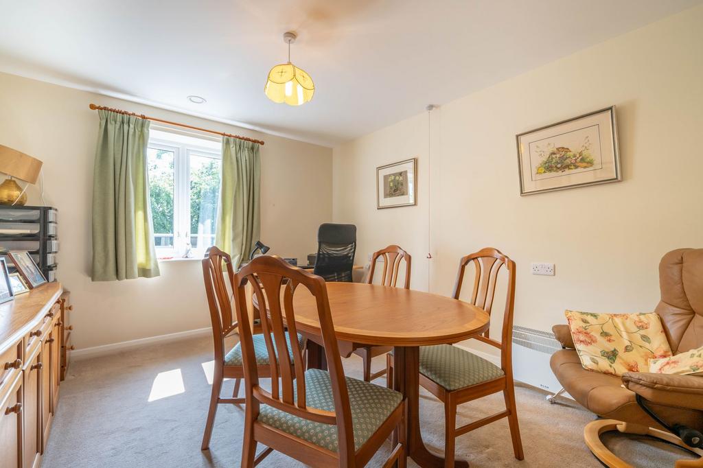 Dining room/bedroom