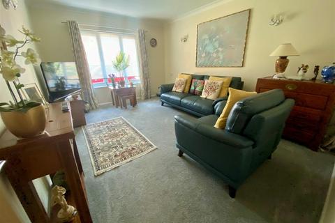 1 bedroom flat for sale, Wannock Road, Eastbourne