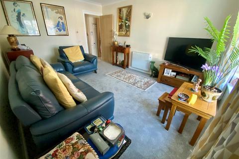 1 bedroom flat for sale, Wannock Road, Eastbourne