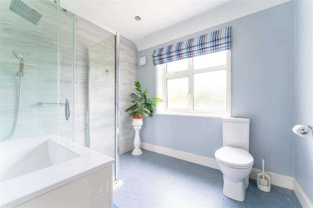 49 Bathroom Bath.jpg