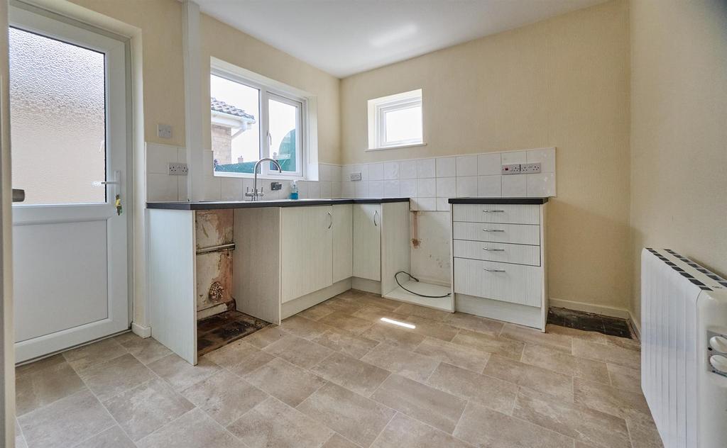 Breakfast Kitchen to front