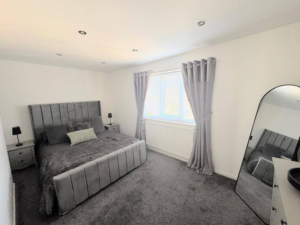 Bedroom ( front)