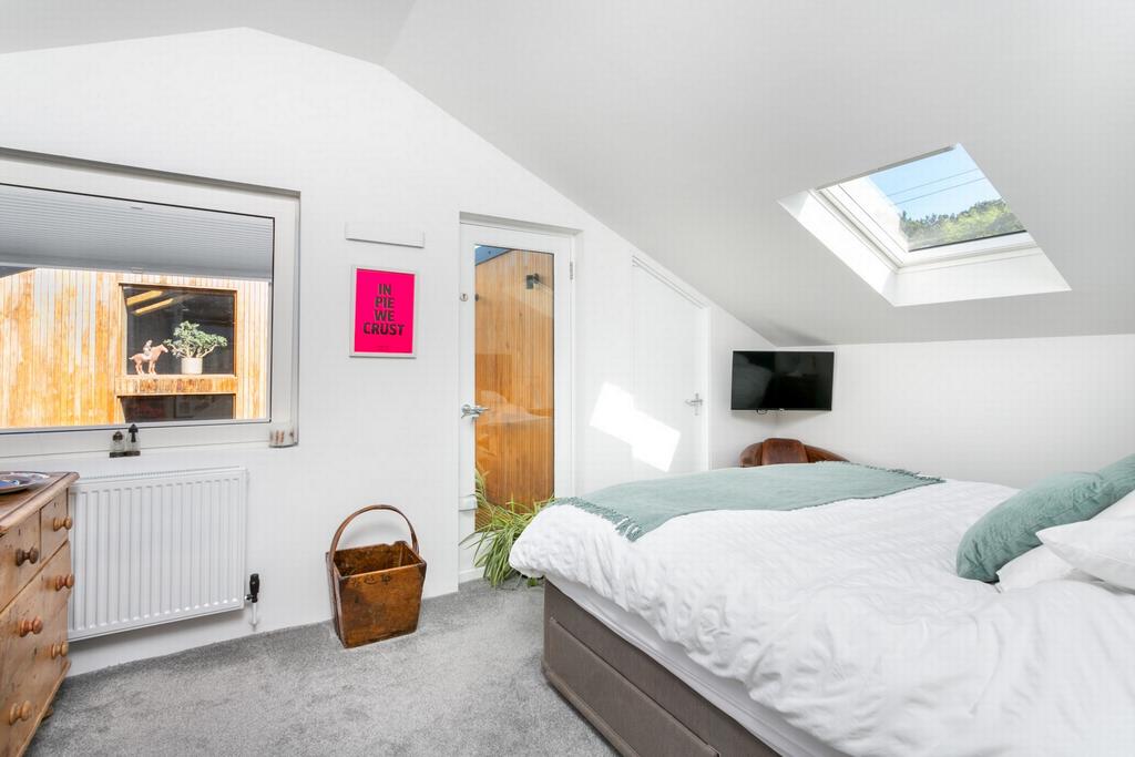 Principal bedroom