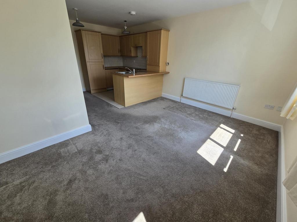 Apartment in Sutton Coldfield, Wylde Green - View 4