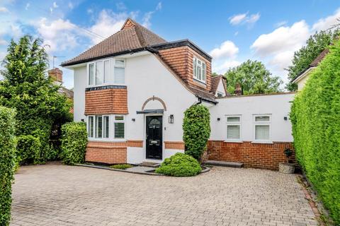 6 Headley Drive, Epsom, KT18 5RP