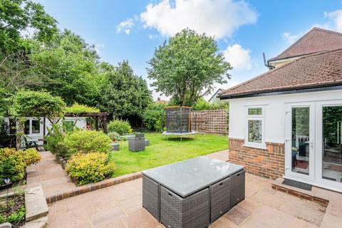 6 Headley Drive, Epsom, KT18 5RP