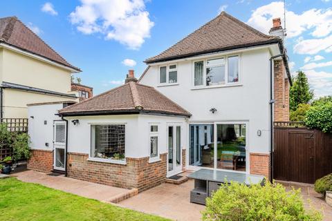 6 Headley Drive, Epsom, KT18 5RP