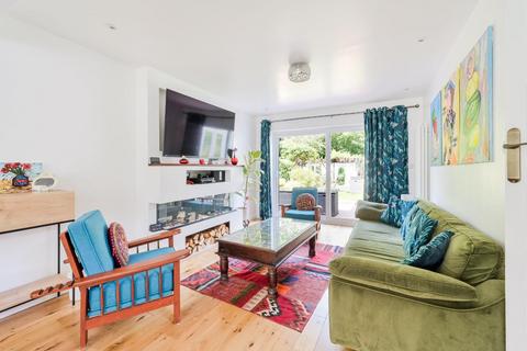 6 Headley Drive, Epsom, KT18 5RP
