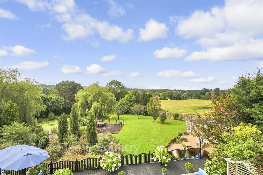 Rear/Garden Views