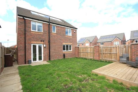 4 bedroom detached house to rent, Raith Drive, Craigmillar, Edinburgh, EH16