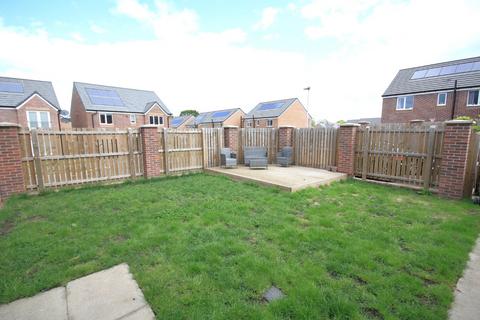 4 bedroom detached house to rent, Raith Drive, Craigmillar, Edinburgh, EH16