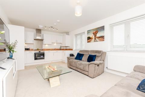 1 bedroom ground floor flat for sale, 19 Cornfield Drive, Gravesend DA11