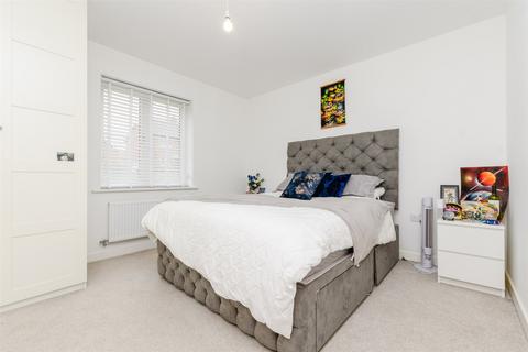 1 bedroom ground floor flat for sale, 19 Cornfield Drive, Gravesend DA11