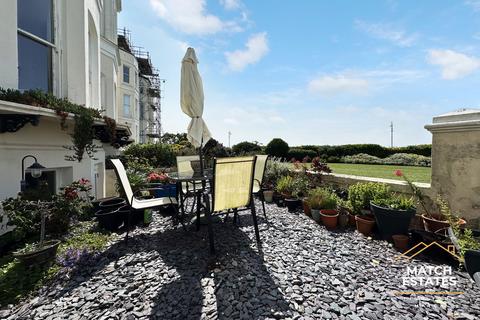 Flat A, 7 Clifton Crescent, Folkestone, CT20 2EL