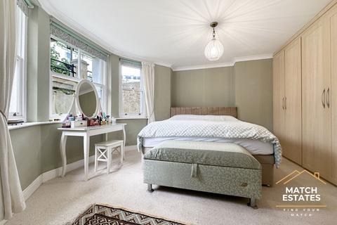 Flat A, 7 Clifton Crescent, Folkestone, CT20 2EL