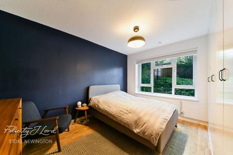 1 bedroom flat for sale, Mayville Estate, London N16