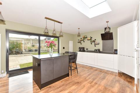 5 bedroom detached house for sale, Pembroke Avenue, Margate, Kent