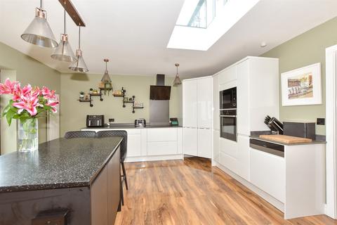 5 bedroom detached house for sale, Pembroke Avenue, Margate, Kent